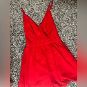Bright red adjustable romper❤️